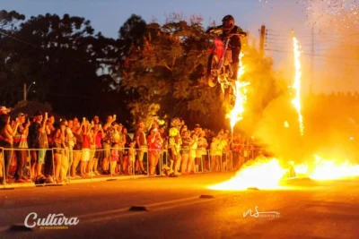 Posse tem fim de semana com atrações musicais e show de manobras radicais