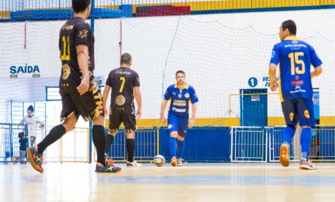 Jaguariúna define semifinalistas do Futsal Veteranos após rodada com 12 gols