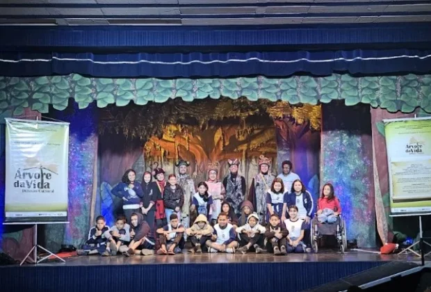 Teatro Sia Santa de Campinas encerra projeto com inauguração de rampa de acessibilidade para o palco