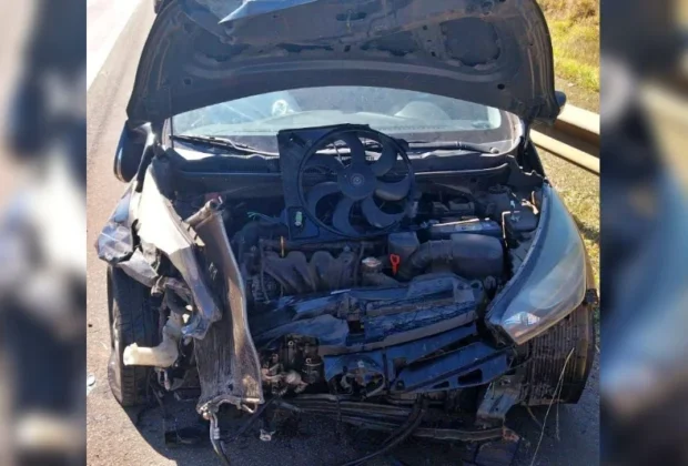 Colisão entre carro e moto deixa dois feridos e interdita trecho da SP-340 em Mogi Mirim