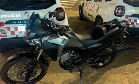 Polícia Militar apreende menor com motocicleta furtada e simulacro de arma de fogo em Cosmópolis