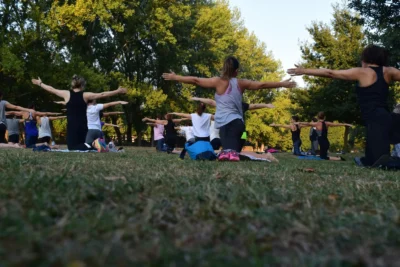Jaguariúna promove manhã de bem-estar com pilates, yoga e meditação no Parque dos Lagos