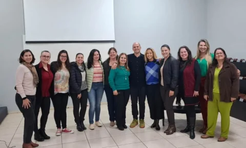 Itapira encerra formações do Projeto Território da Leitura com palestra de escritor