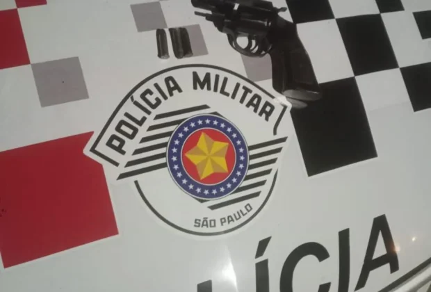 Polícia Militar prende homem por violência doméstica e posse de arma em Pedreira