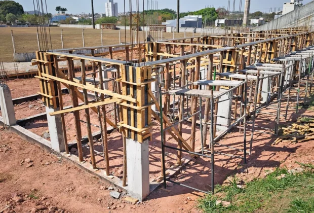 Mogi Guaçu avança na construção da nova arquibancada do Estádio Camacho