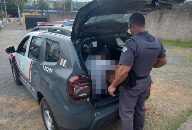 PM aborda veículo com drogas e condutor sem CNH em Pedreira