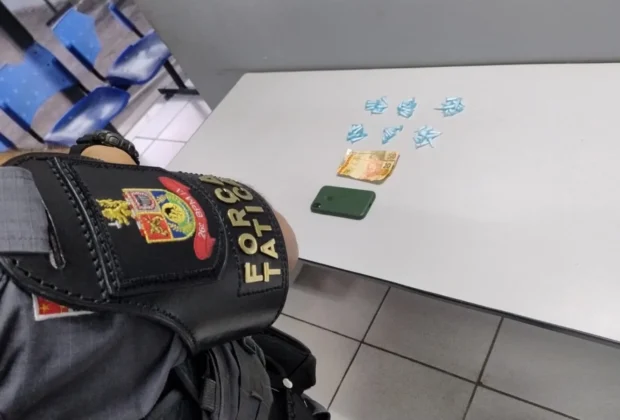 Homem é preso por tráfico de drogas após tentar fugir da PM em Mogi Guaçu