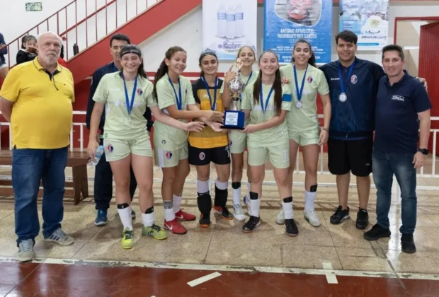 Futsal feminino sub-17 de Amparo é vice-campeão na Copa Circuito das Águas Paulista