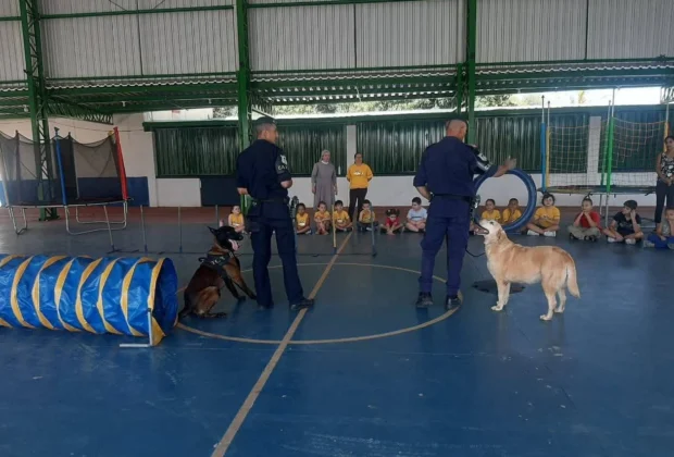 Itapira recebe apresentação do Canil da GCM no Lar São José