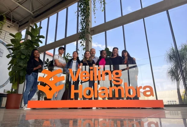 ALUNOS DO QUALIFICA SP DE JAGUARIÚNA REALIZAM VISITA TÉCNICA EM COOPERATIVA DE FLORES