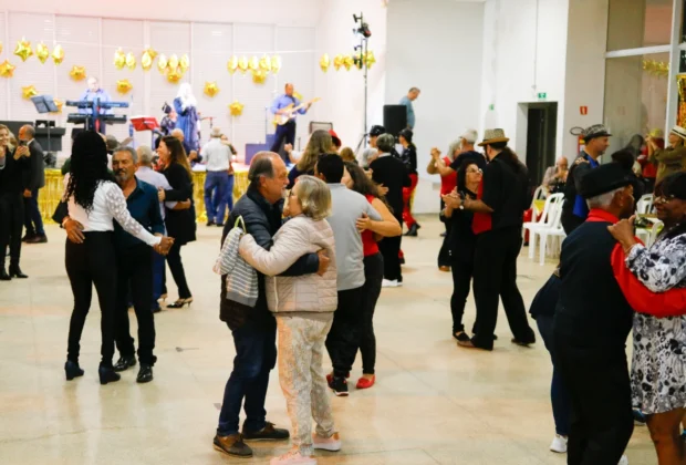 HOJE TEM BAILE DA TERCEIRA IDADE NO BOULEVARD DO CENTRO CULTURAL