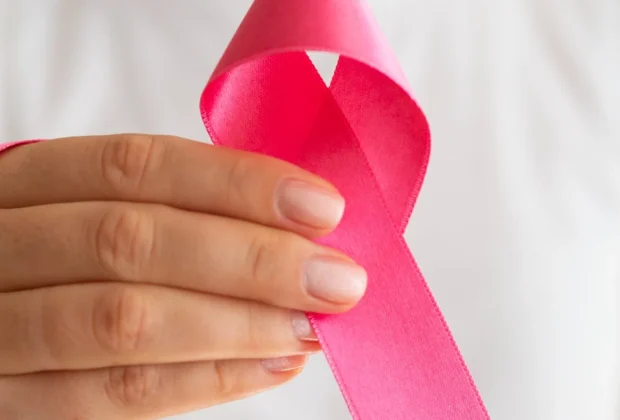 Hospital São Francisco promove palestra sobre prevenção ao câncer de mama no Outubro Rosa