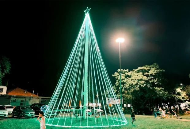 Mogi Guaçu abre Natal Encantado com chegada do Papai Noel e Acender das Luzes no Recanto
