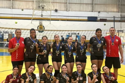Vôlei Sub-17 de Artur Nogueira é campeã da Liga Jaguariúna