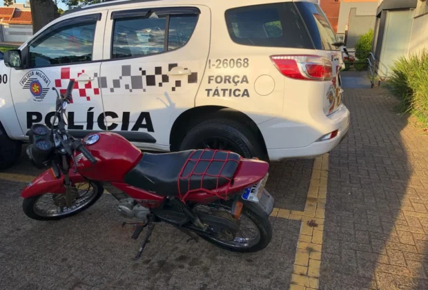 Adolescente foge da PM, sofre queda e tem motocicleta apreendida em Mogi Mirim