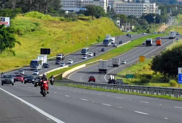 Renovias estima 684,2 mil veículos para o Ano Novo e reforça campanha contra uso do celular