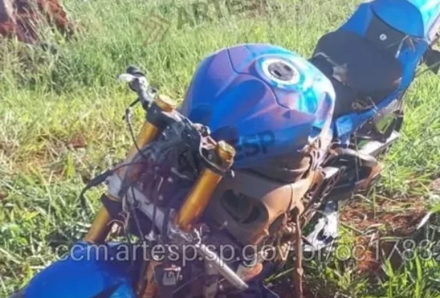 Motociclista morre após perder controle e bater em cerca na SP-147, entre Itapira e Mogi Mirim