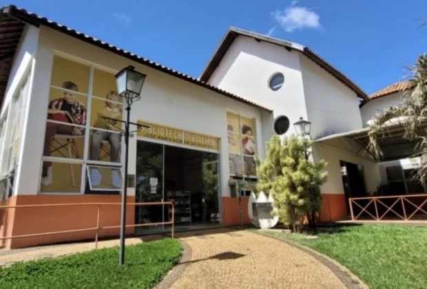 Biblioteca de Holambra tem programação especial com sessões de cinema e contação de histórias