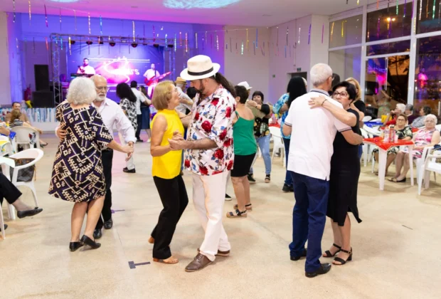 HOJE TEM BAILE DA TERCEIRA IDADE NO BOULEVARD DO CENTRO CULTURAL