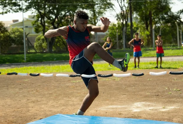 49ª MEG define campeões da malha, tênis, futevôlei e atletismo no fim de semana