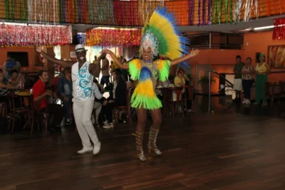 Baile da Terceira Idade em Mogi Mirim celebra o carnaval com memória, inclusão e alegria