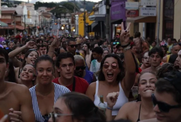 Carnaval Amparo 2026 terá mais de 60 atrações no Centro Histórico e distritos
