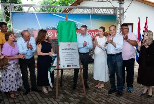 Holambra entrega obras de restauro e revitalização da Praça dos Pioneiros com a presença do secretário estadual de Turismo e Viagens