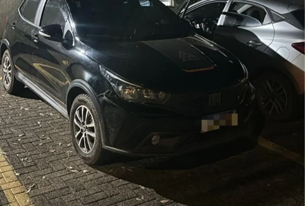 Carro dublê furtado em Minas Gerais é apreendido pela PM em Mogi Guaçu