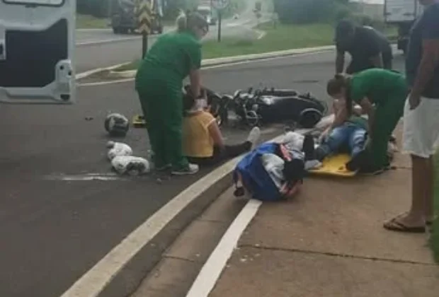 Colisão entre motocicleta e caminhão deixa ferido na SP-107 em Holambra