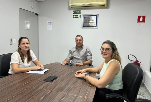 Vereador Guilherme Carlini recebeu representantes do Lar Renascer na Câmara Municipal
