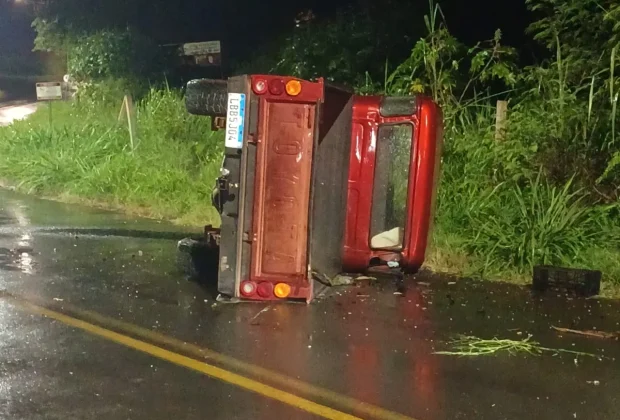 Motorista é preso por embriaguez ao volante após capotamento em Santo Antônio de Posse