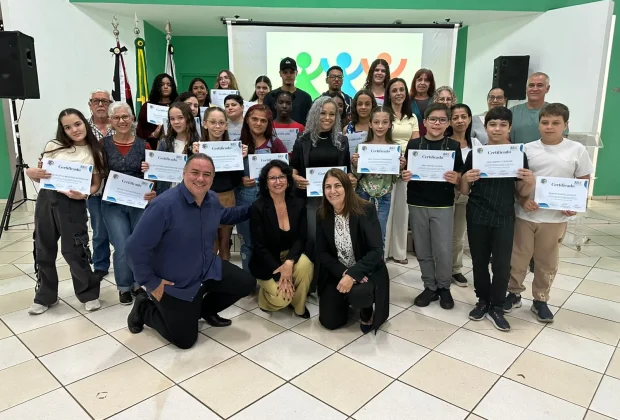 Inclusão Digital: 70 alunos se formam em cursos de Informática em Santo Antônio de Posse