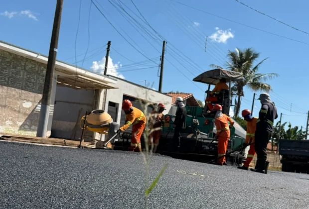 Prefeitura inicia recapeamento e sinalização viária em ruas dos bairros Pedra Branca e Maria Helena