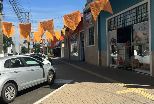 ACE convida comércio de Holambra para o Dia do Rei e o Abril Laranja