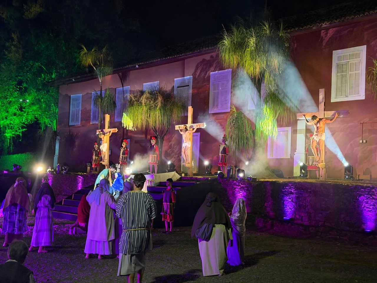 UN ÉXITO PÚBLICO, ‘LA PASIÓN DE CRISTO’ CONTINÚA HOY Y MAÑANA EN LA FAZENDA DA BARRA DE JAGUARIÚNA ‹