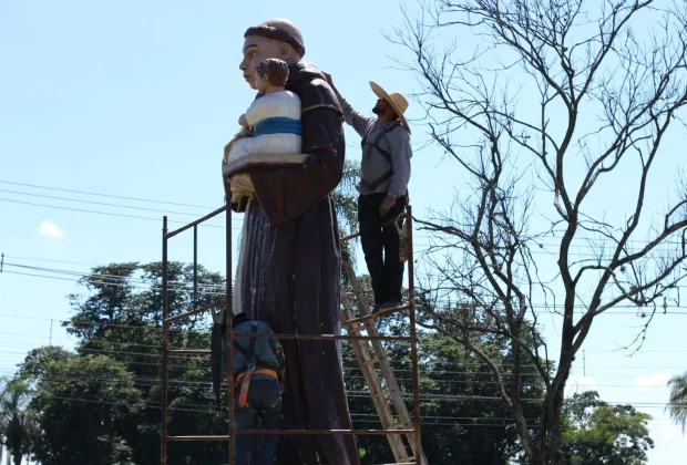 Reforma valoriza monumento de Santo Antônio na entrada da cidade
