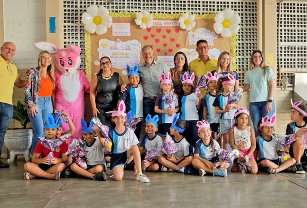 Prefeitura entrega ovos de Páscoa para estudantes da rede municipal de ensino