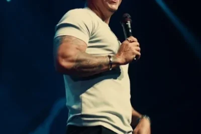 Renato Albani leva sucesso “A Ignorância É Uma Dádiva” a Araras nesta sexta (10) no Teatro Estadual