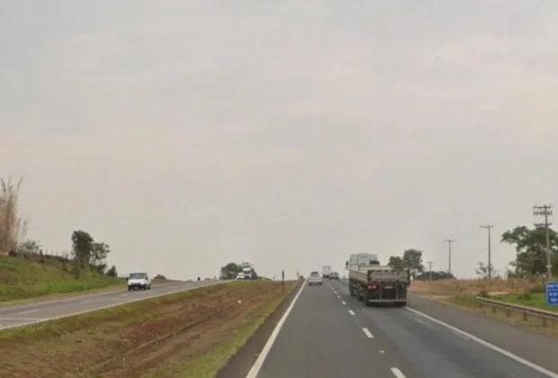 Mulher morre após atropelamento em rodovia em Estiva Gerbi