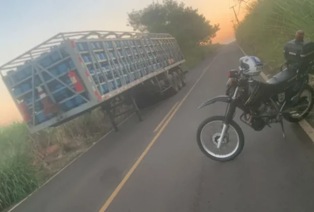 Guarda Municipal recupera carreta com carga de gás roubada em Cosmópolis