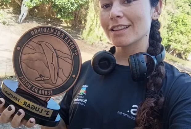 Parapentista de Amparo conquista pódio em competição de voo livre em Minas Gerais
