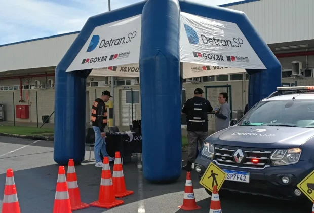 MAIO AMARELO: MOBILIDADE PROMOVE ATIVIDADE EM PARCERIA COM DETRAN NA JAGUAR PLÁSTICOS