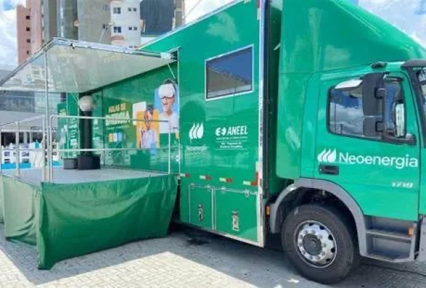 Aprenda os caminhos da energia elétrica na Unidade Móvel Educativa da Neoenergia Elektro em Mogi Mirim