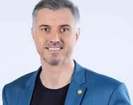 POLÍTICA É FAZER ACONTECER