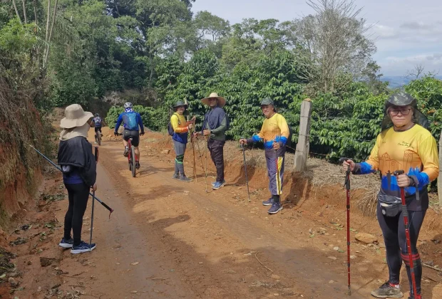 Firmes no Caminho encara serras e percorre 37 km no terceiro dia rumo a Aparecida