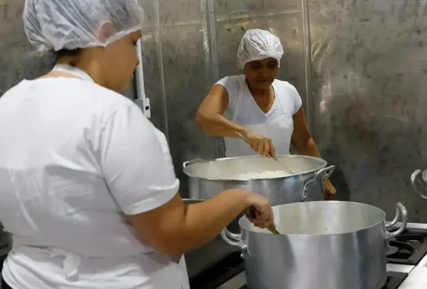 EDUCAÇÃO ABRE PROCESSO SELETIVO PARA CONTRATAÇÃO DE COZINHEIRAS DA REDE MUNICIPAL