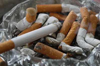 Epidemia de tabaco mata mais de 8 milhões de pessoas por ano no mundo; jovens são alvo da indústria da nicotina