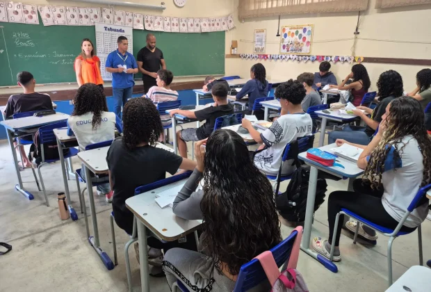 JAGUARIÚNA ENCERRA AÇÕES DO MAIO LARANJA COM CONSCIENTIZAÇÃO EM ESCOLA