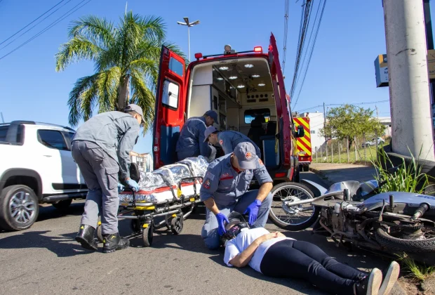 SIMULAÇÃO DE ACIDENTE CHAMA ATENÇÃO PARA SEGURANÇA NO TRÂNSITO