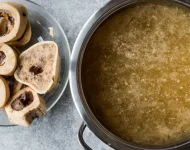 Caldo de ossos para pets: um aliado natural para articulações e imunidade